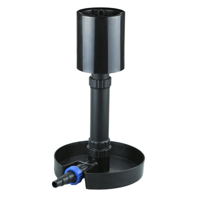 Staande skimmer voor in vijver met aansluiting voor een vijverslang naar een vijverpomp. Het onderstel kan op de bodem van de vijver worden geplaatst. Stenen kunnen hierop worden gelegd om de skimmer te verankeren. Water loopt via de bovenkant naar binnen en wordt afgevoerd. Vuil zoals blaadjes blijven achter in het netje.